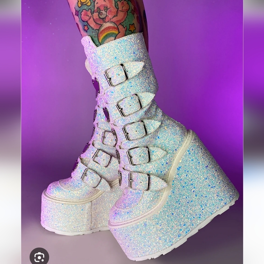 Demonia Swing- glitter boot + 5.5-inch platform